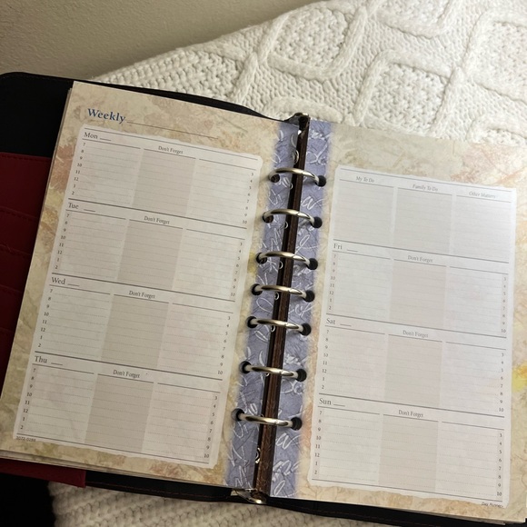 Day Runner Red Planner ❤️ - Picture 8 of 15